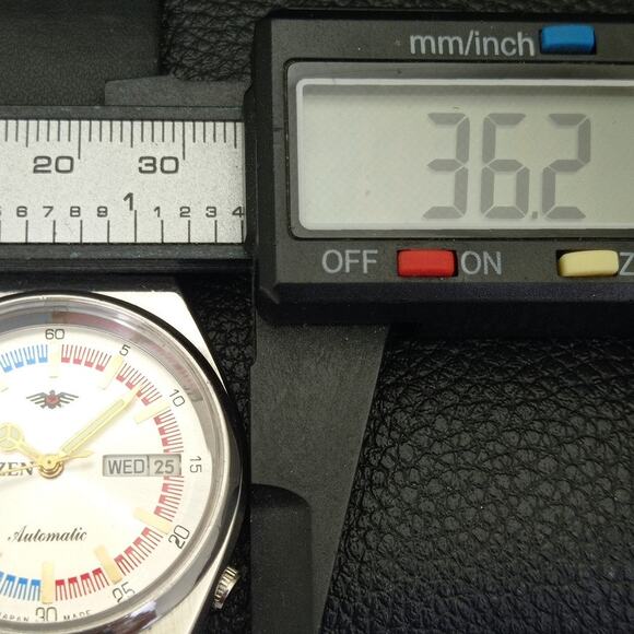 Vintage 1971 Citizen Automatic Mens Silver Watch W/daydate & Red accents - Picture 7 of 10